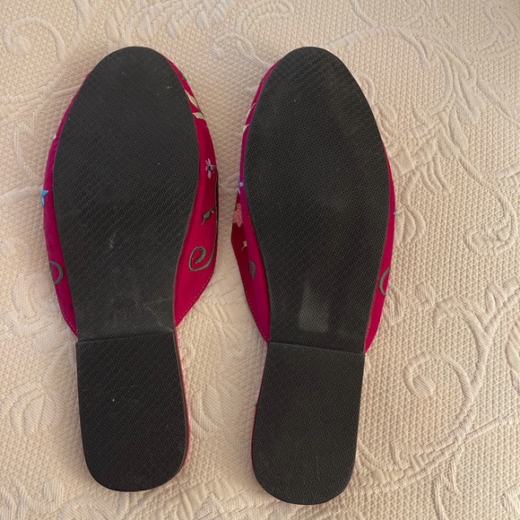 Embroidered Slippers - Picture 4 of 6